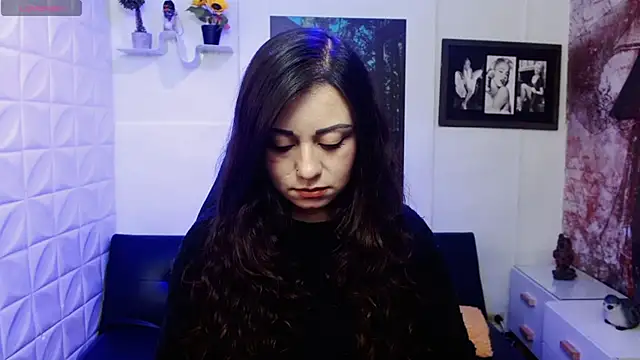 Snapshot of Eva_Roussell chatting on November 14, 2:32 pm Eva Roussell online show from November 14, 2:32 pm