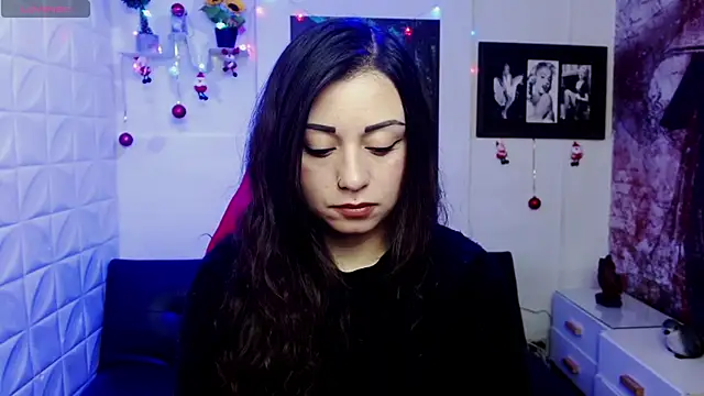 Snapshot of Eva_Roussell chatting on December 5, 2:37 pm Eva Roussell online show from December 5, 2:37 pm