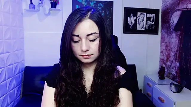 Snapshot of Eva_Roussell chatting on November 12, 3:05 pm Eva Roussell online show from November 12, 3:05 pm