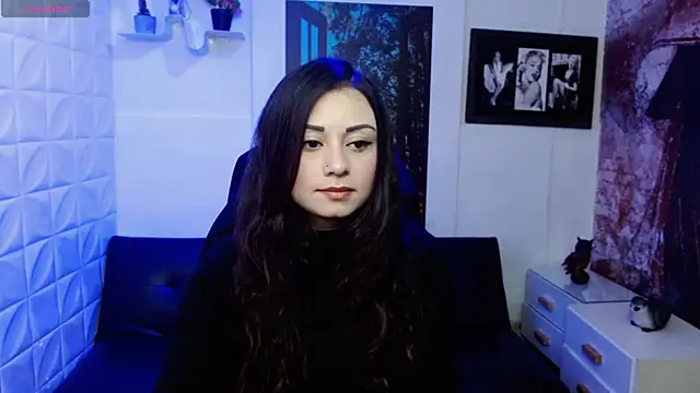 Snapshot of Eva_Roussell chatting on November 21, 2:27 pm Eva Roussell online show from November 21, 2:27 pm