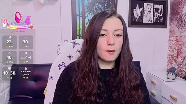 Snapshot of Eva_Roussell chatting on June 24, 2:37 pm Eva Roussell online show from June 24, 2:37 pm