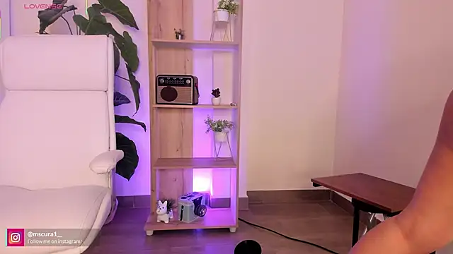 Snapshot of miss_curazao chatting on June 10, 12:50 pm miss curazao online show from June 10, 12:50 pm
