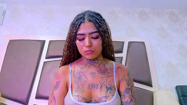 EmilieLake online show from May 29, 7:42 pm