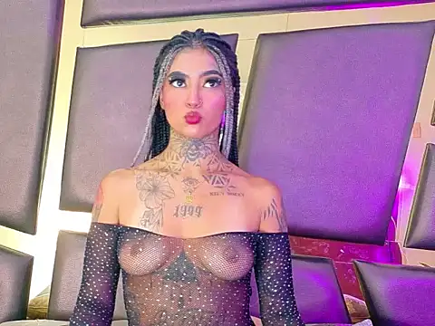 Snapshot of EmilieLake chatting on September 26, 8:16 pm EmilieLake online show from September 26, 8:16 pm