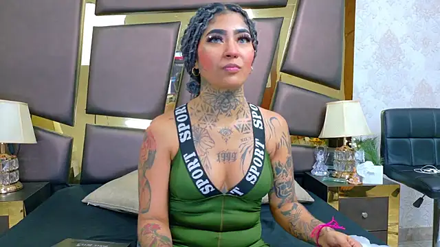 EmilieLake online show from February 14, 8:42 pm