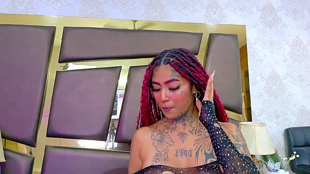 EmilieLake online show from March 26, 8:07 pm