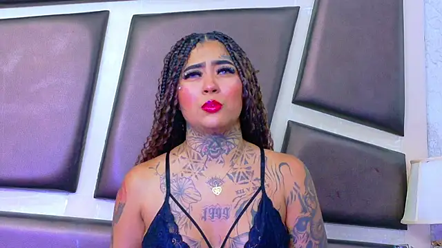 EmilieLake online show from May 14, 9:34 pm