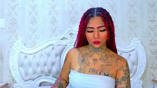 EmilieLake online show from March 25, 3:33 pm