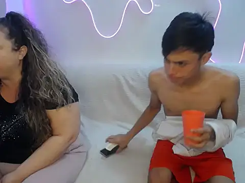 Snapshot of brutal_dirty_sex chatting on September 23, 7:54 pm brutal dirty sex online show from September 23, 7:54 pm