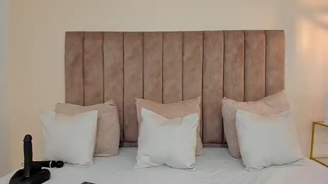 amber colliiins online show from March 5, 5:20 pm