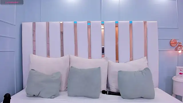amber colliiins online show from May 30, 8:36 pm