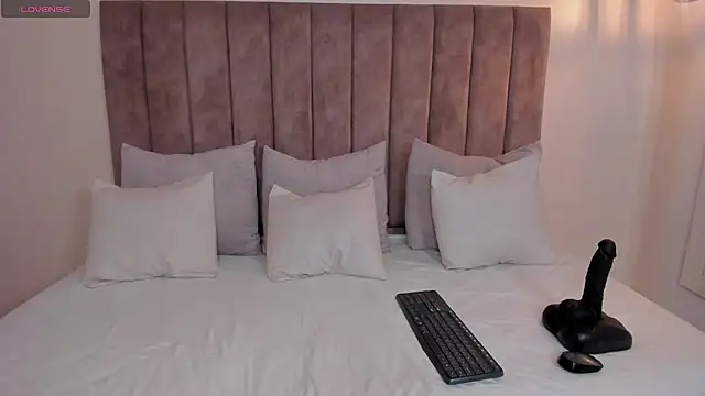 Snapshot of amber_colliiins chatting on October 14, 5:46 pm amber colliiins online show from October 14, 5:46 pm