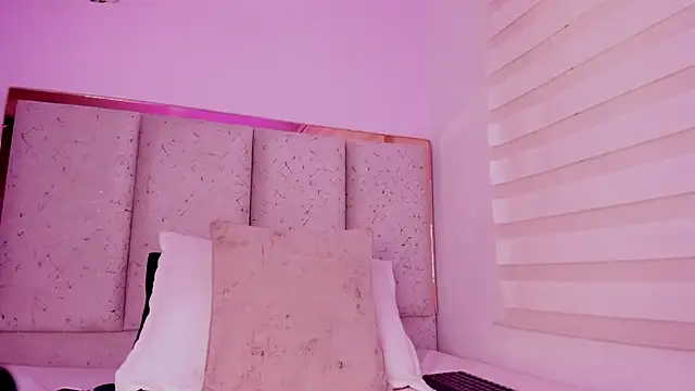 violeta olsen online show from October 21, 7:24 pm