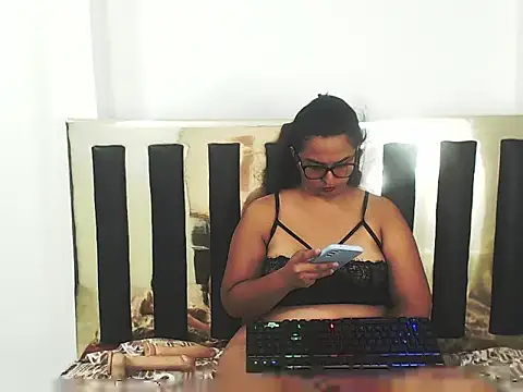 karimeSaenz1 online show from November 2, 6:57 pm