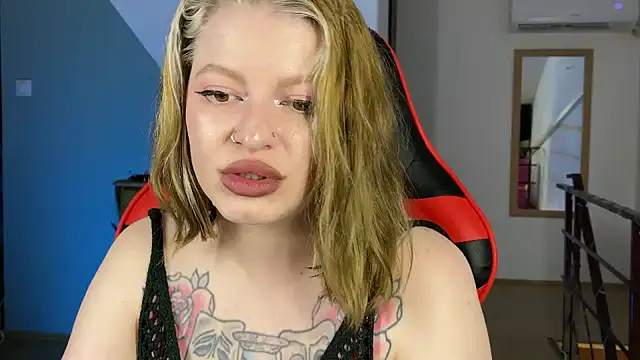 Snapshot of Mia_Kamp chatting on September 19, 3:05 pm Mia Kamp online show from September 19, 3:05 pm