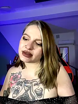 Snapshot of Mia_Kamp chatting on October 19, 5:48 pm Mia Kamp online show from October 19, 5:48 pm