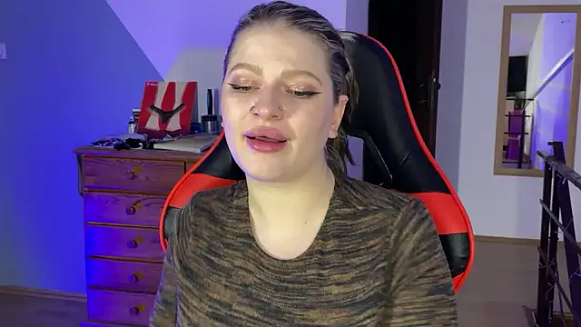 Snapshot of Mia_Kamp chatting on October 11, 12:44 am Mia Kamp online show from October 11, 12:44 am