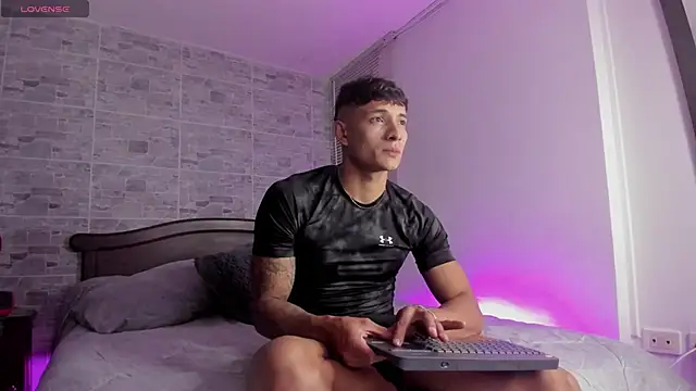 DavisFirb online show from December 3, 2:23 am