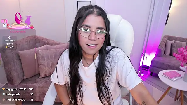 issi loren online show from October 19, 7:27 pm