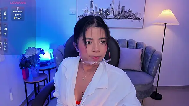 issi loren online show from May 28, 12:00 pm