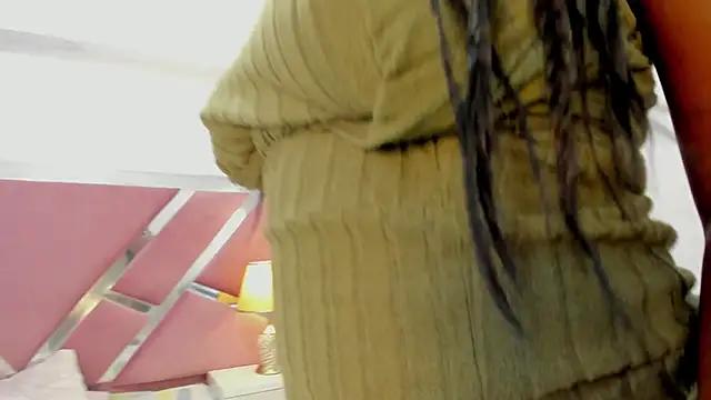 SulyClarck online show from November 10, 2:11 pm