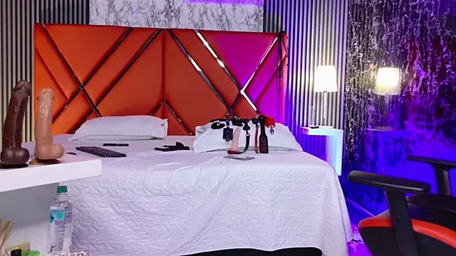 Violet sl4ve online show from May 9, 2:20 pm