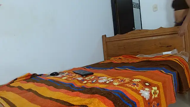 Snapshot of smallkarlakarla chatting on November 19, 10:54 pm smallkarlakarla online show from November 19, 10:54 pm