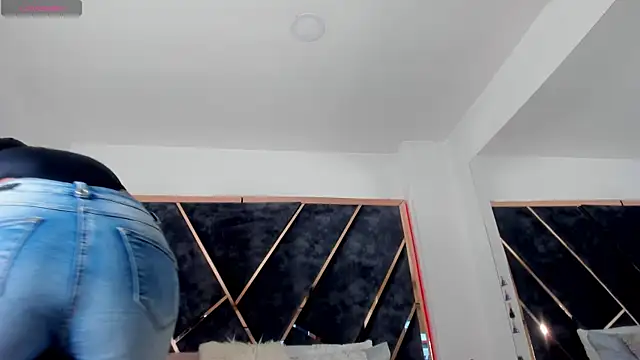 SusanaHenao online show from December 5, 5:44 pm