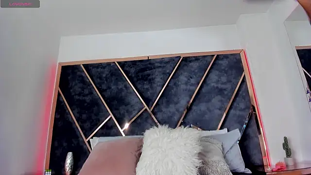 SusanaHenao online show from December 4, 6:07 pm