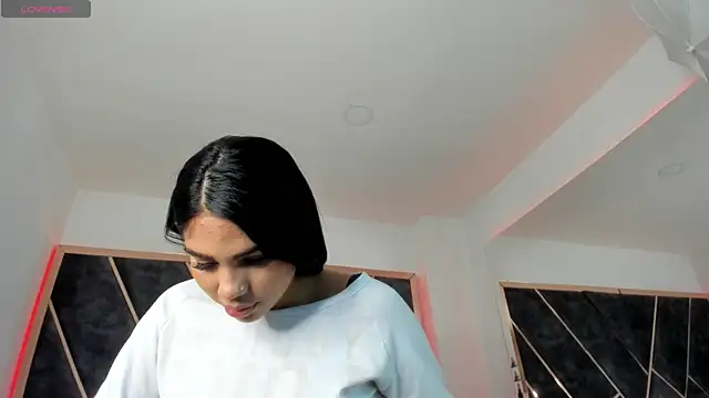 SusanaHenao online show from April 1, 5:10 pm