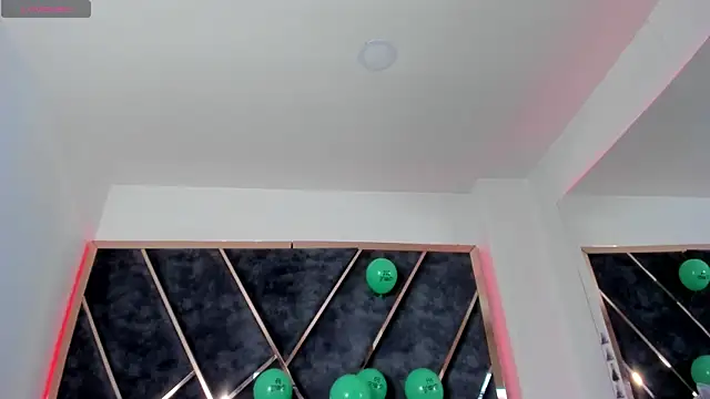 SusanaHenao online show from April 5, 4:02 pm