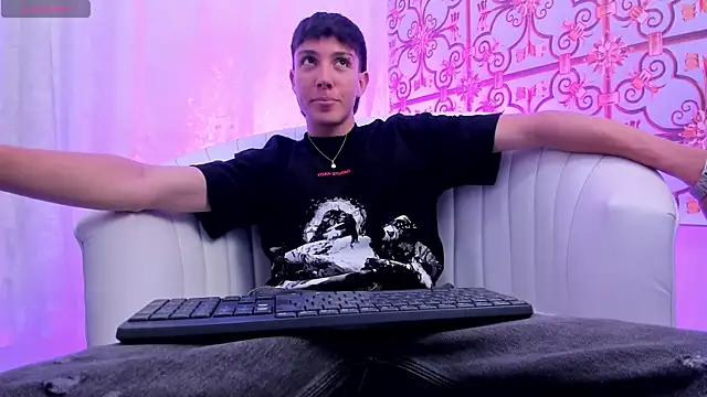 LittleDanny  online show from March 17, 3:15 pm