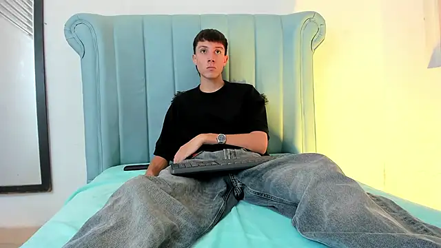 LittleDanny  online show from March 10, 4:33 pm