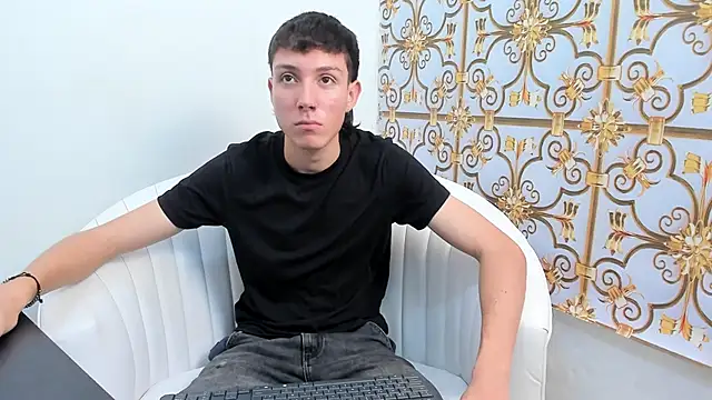 LittleDanny  online show from December 16, 5:06 pm