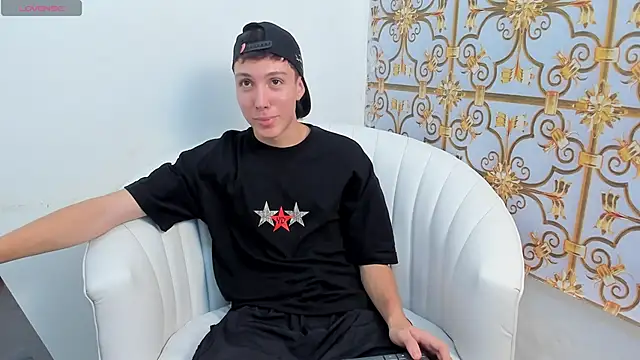 LittleDanny  online show from December 2, 7:15 pm