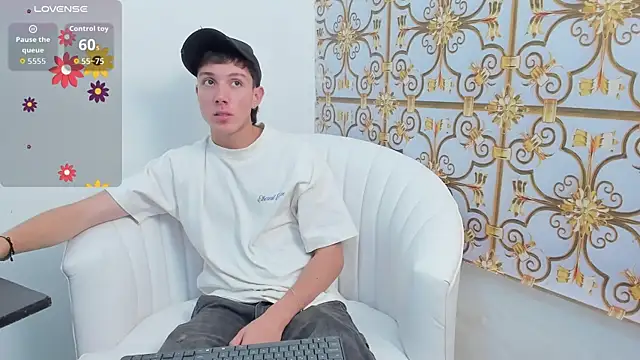 LittleDanny  online show from November 15, 7:07 pm