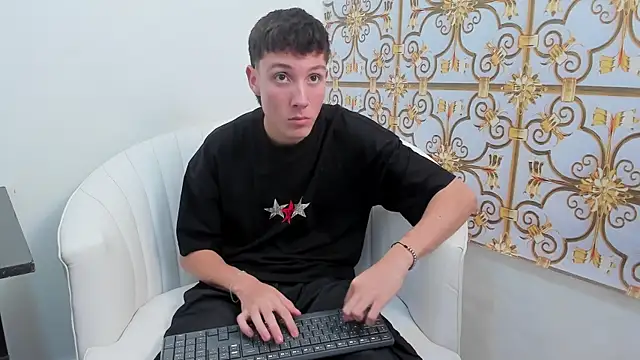 LittleDanny  online show from November 25, 7:03 pm