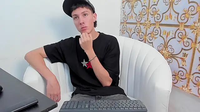 LittleDanny  online show from November 26, 7:03 pm