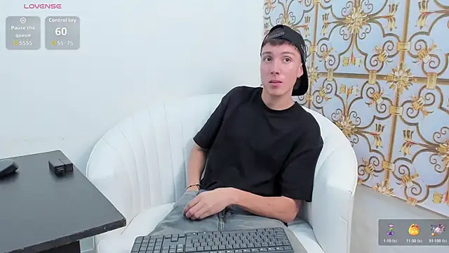 LittleDanny  online show from November 24, 7:25 pm