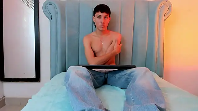 LittleDanny  online show from March 13, 3:50 pm