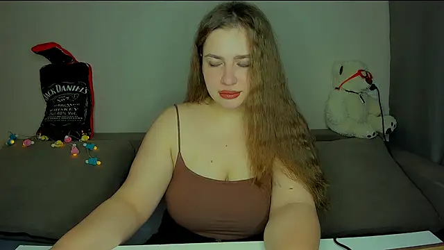 Snapshot of yourgem__ chatting on December 22, 2:22 am yourgem online show from December 22, 2:22 am