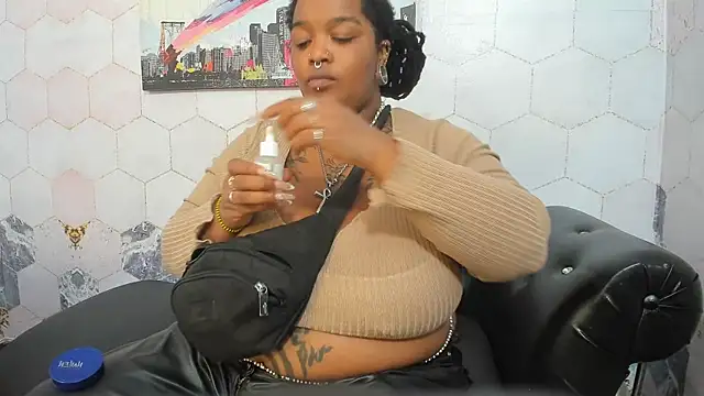 Anaa Fuentess online show from April 8, 11:44 am