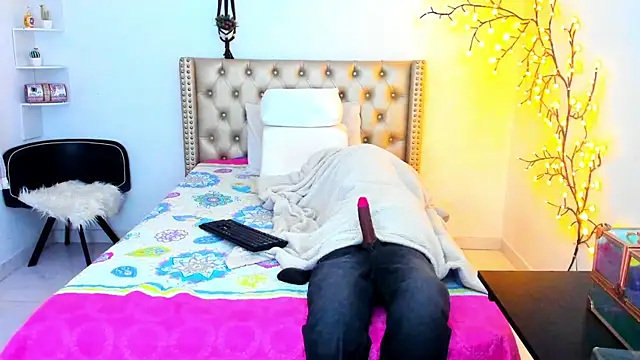 LenaStylesOA online show from November 7, 1:15 pm