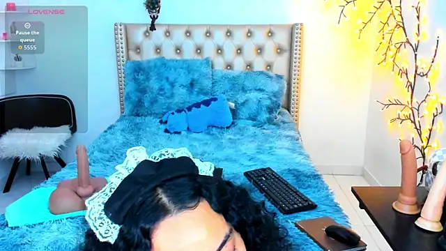 LenaStylesOA online show from January 9, 1:29 pm