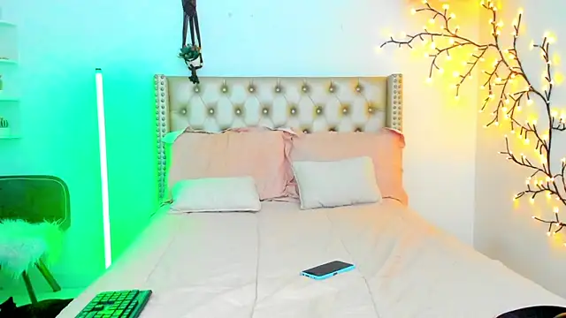 LenaStylesOA online show from February 16, 1:48 am