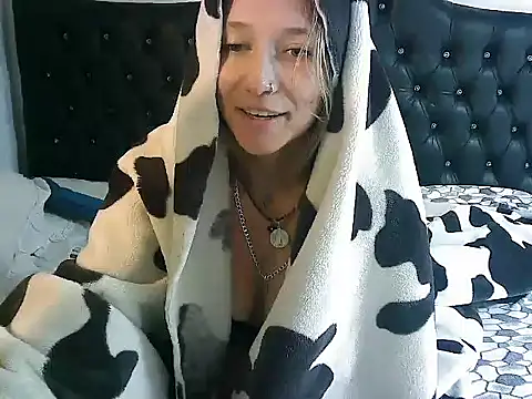 Snapshot of Licethf00x chatting on September 24, 3:40 pm Licethf00x online show from September 24, 3:40 pm