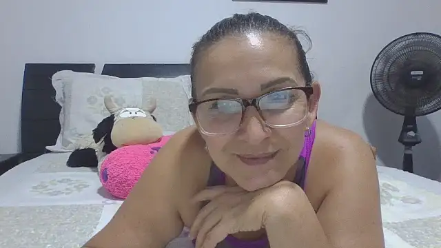 Snapshot of MiaVega chatting on October 21, 2:11 am MiaVega online show from October 21, 2:11 am