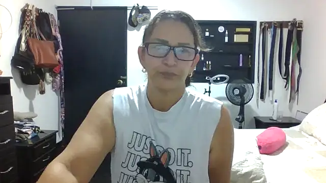 MiaVega online show from February 6, 8:16 pm