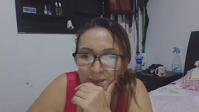 Snapshot of MiaVega chatting on November 2, 10:26 pm MiaVega online show from November 2, 10:26 pm