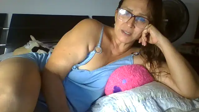 Snapshot of MiaVega chatting on November 24, 2:11 am MiaVega online show from November 24, 2:11 am